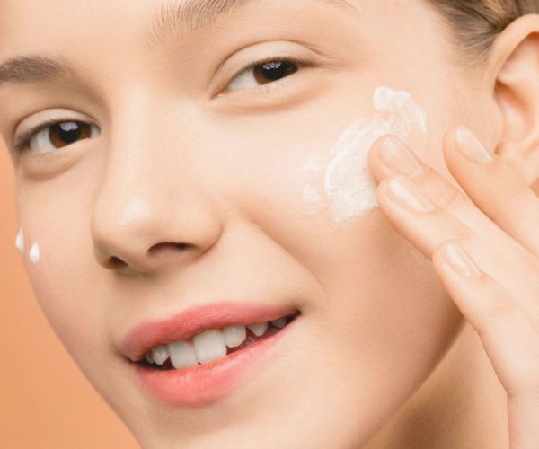 Tratamiento seborregulador: la solución real para la piel joven con acné